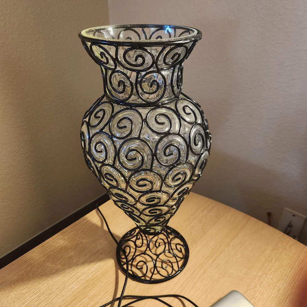 Elegant Swirl Glass‎ Vase